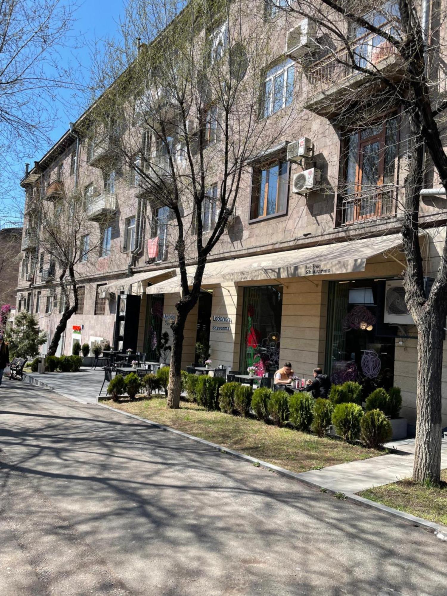 Komitas Apartement Jerevan Buitenkant foto