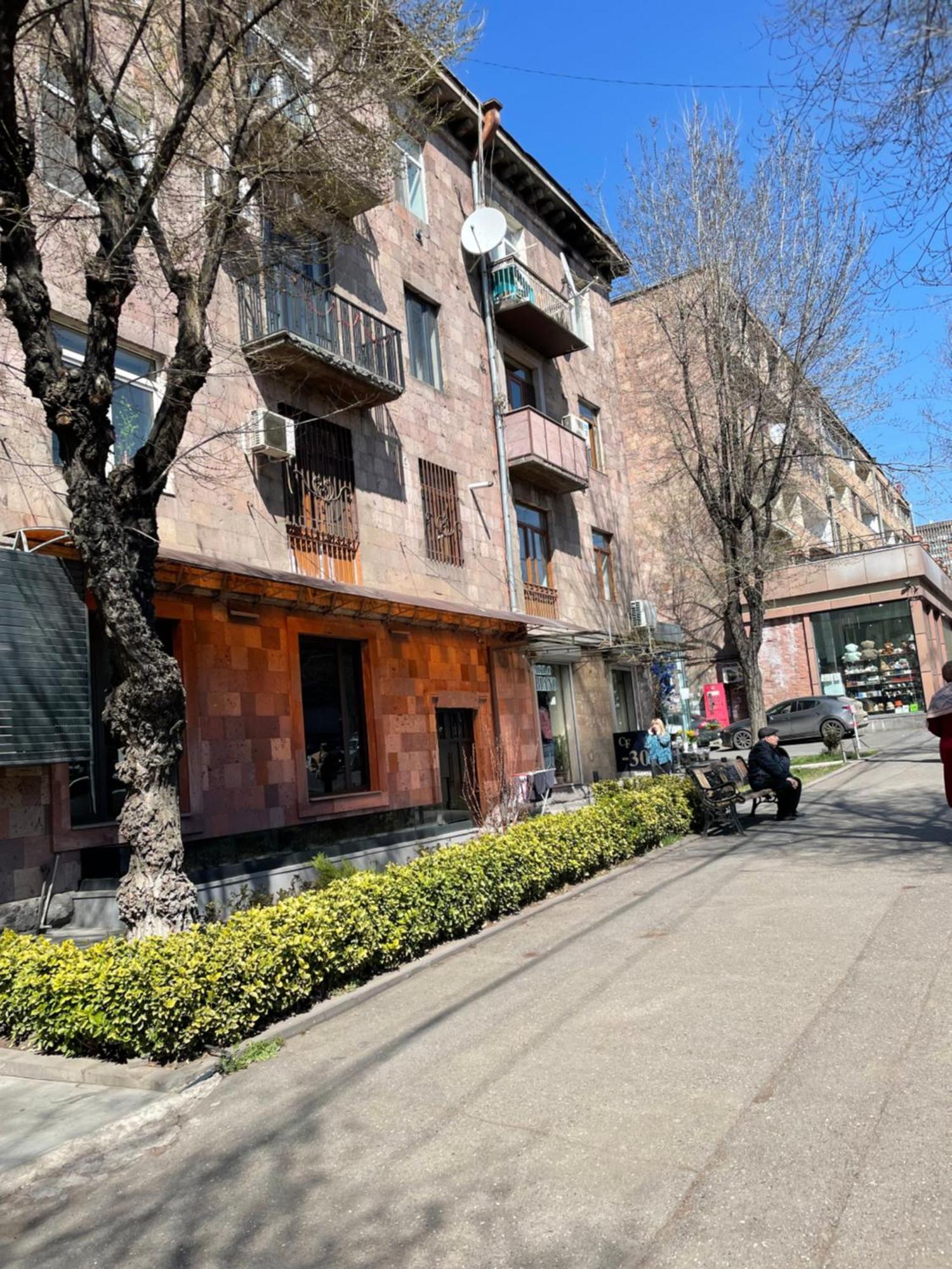Komitas Apartement Jerevan Buitenkant foto